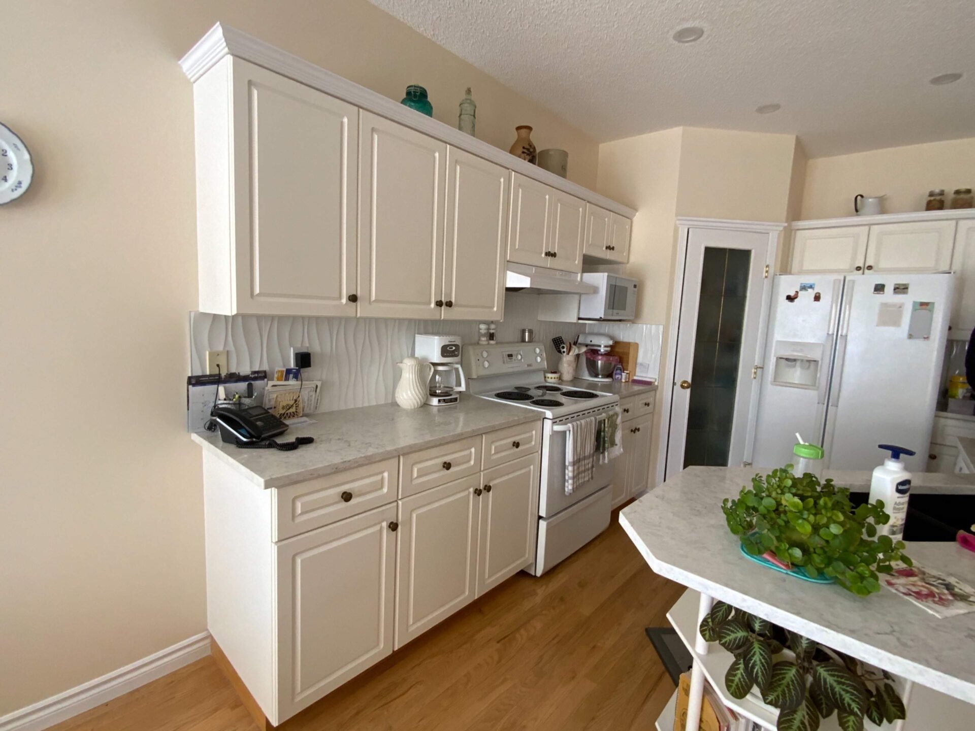 painted kitchen two tone before 1